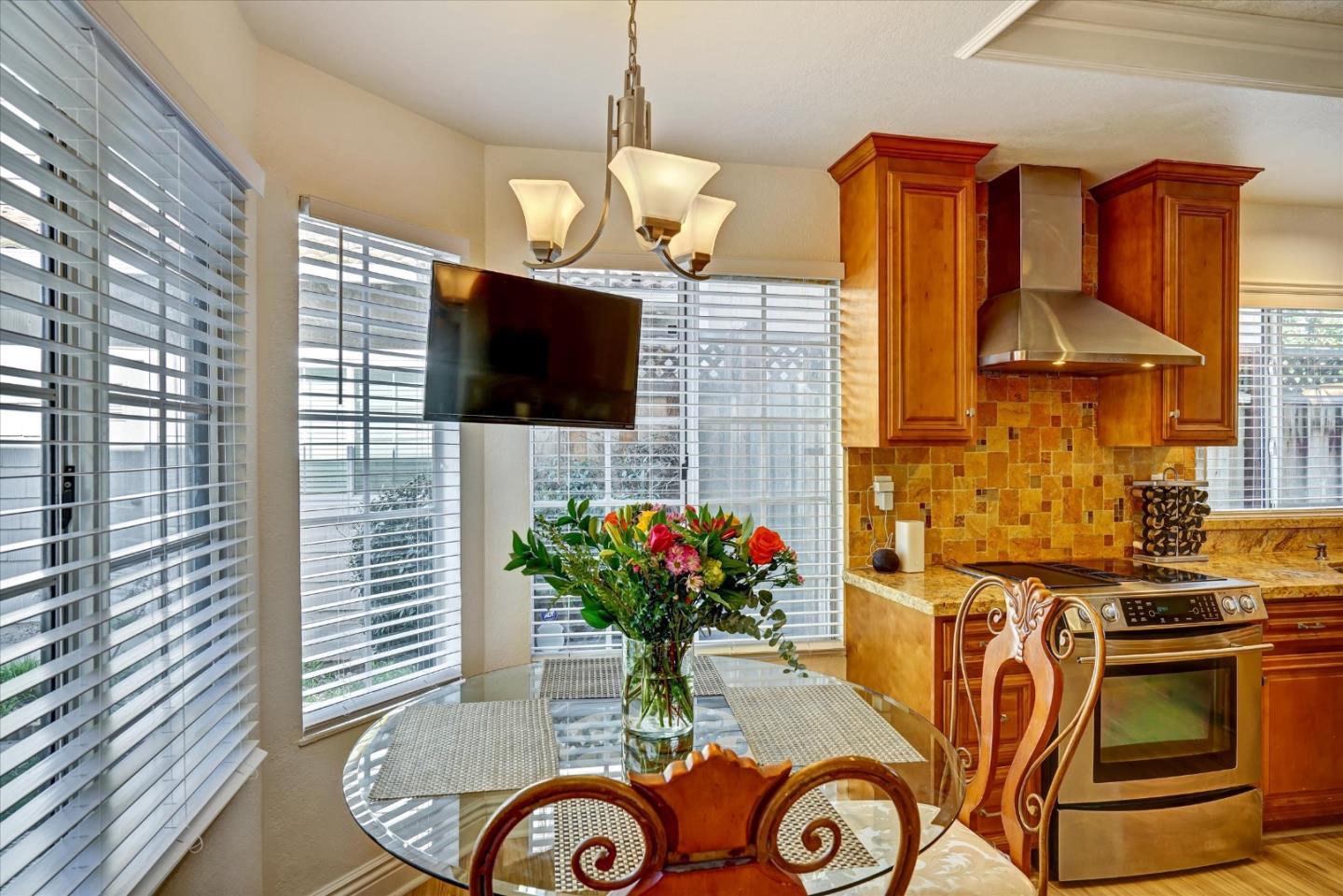 Detail Gallery Image 10 of 41 For 36184 Toulouse St, Newark,  CA 94560 - 3 Beds | 2/1 Baths