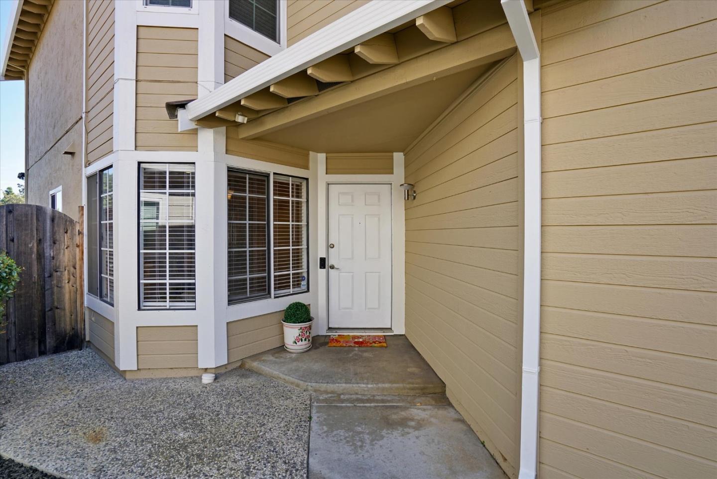 Detail Gallery Image 3 of 41 For 36184 Toulouse St, Newark,  CA 94560 - 3 Beds | 2/1 Baths