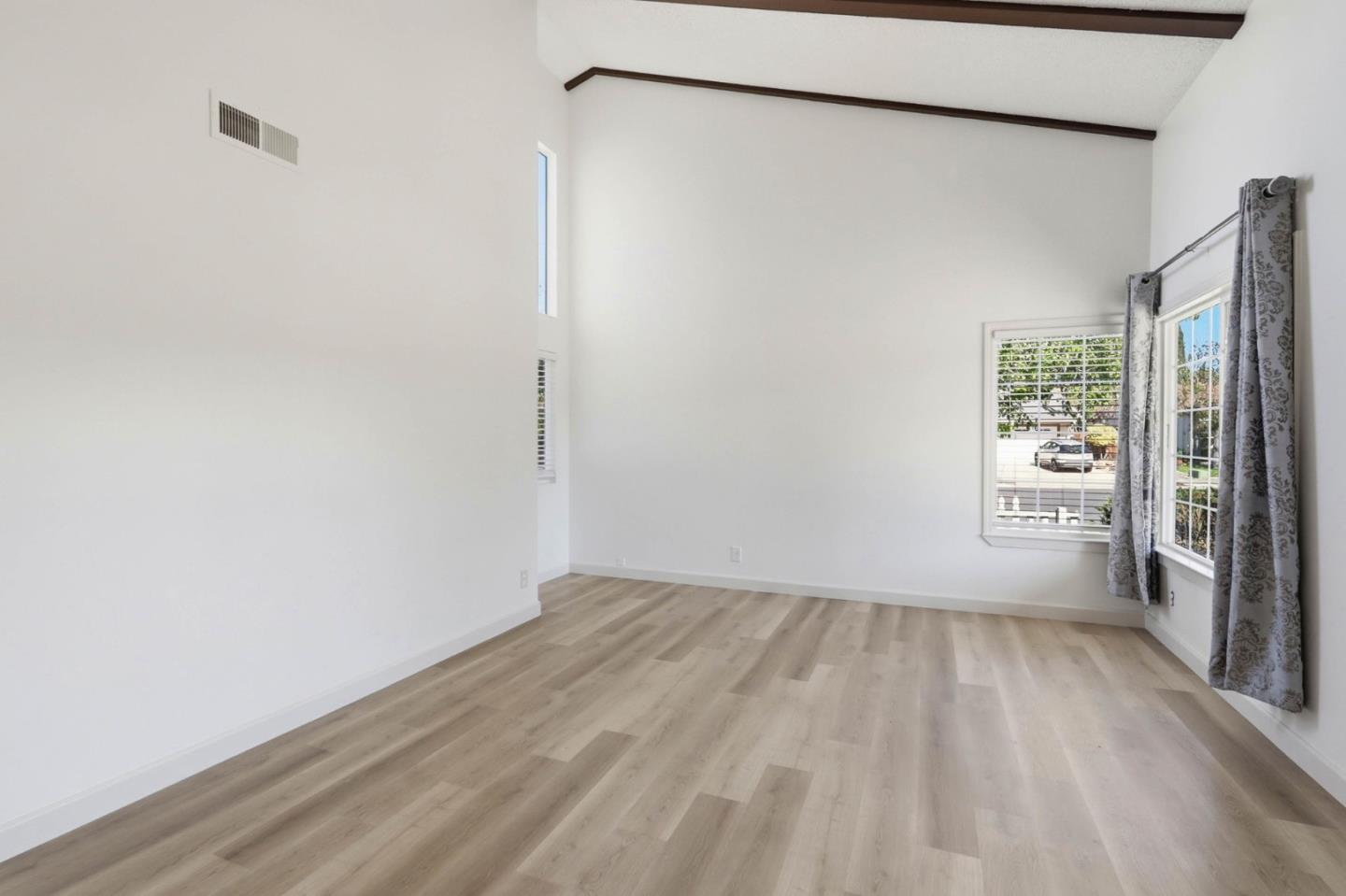 Detail Gallery Image 14 of 32 For 1197 Barrington Ct, San Jose,  CA 95121 - 4 Beds | 2 Baths