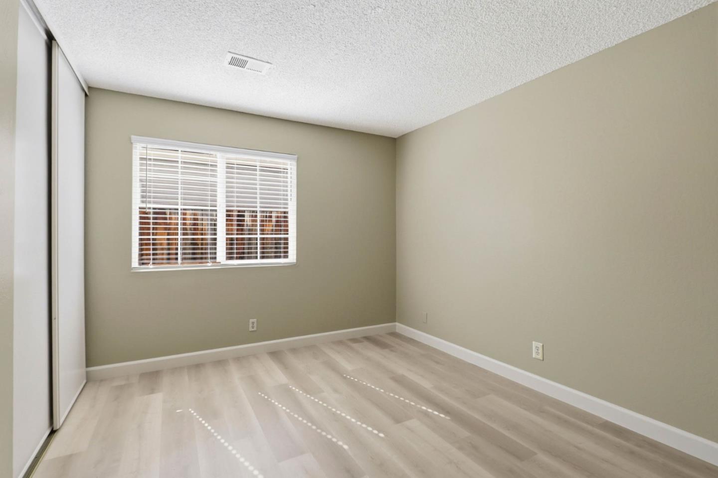 Detail Gallery Image 18 of 32 For 1197 Barrington Ct, San Jose,  CA 95121 - 4 Beds | 2 Baths