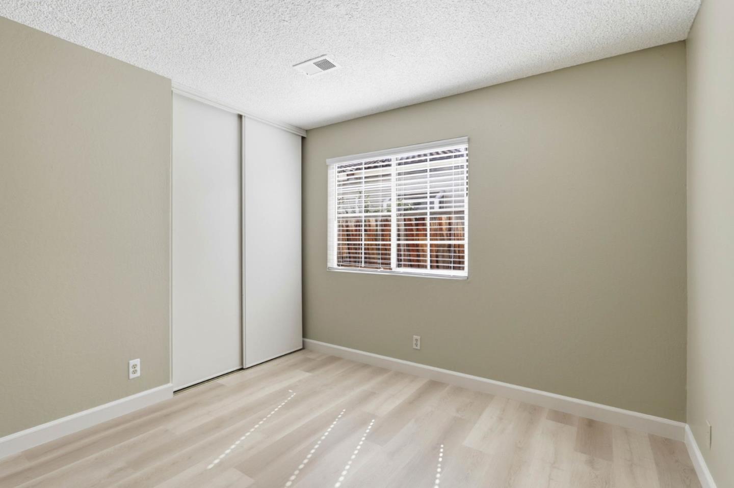 Detail Gallery Image 19 of 32 For 1197 Barrington Ct, San Jose,  CA 95121 - 4 Beds | 2 Baths