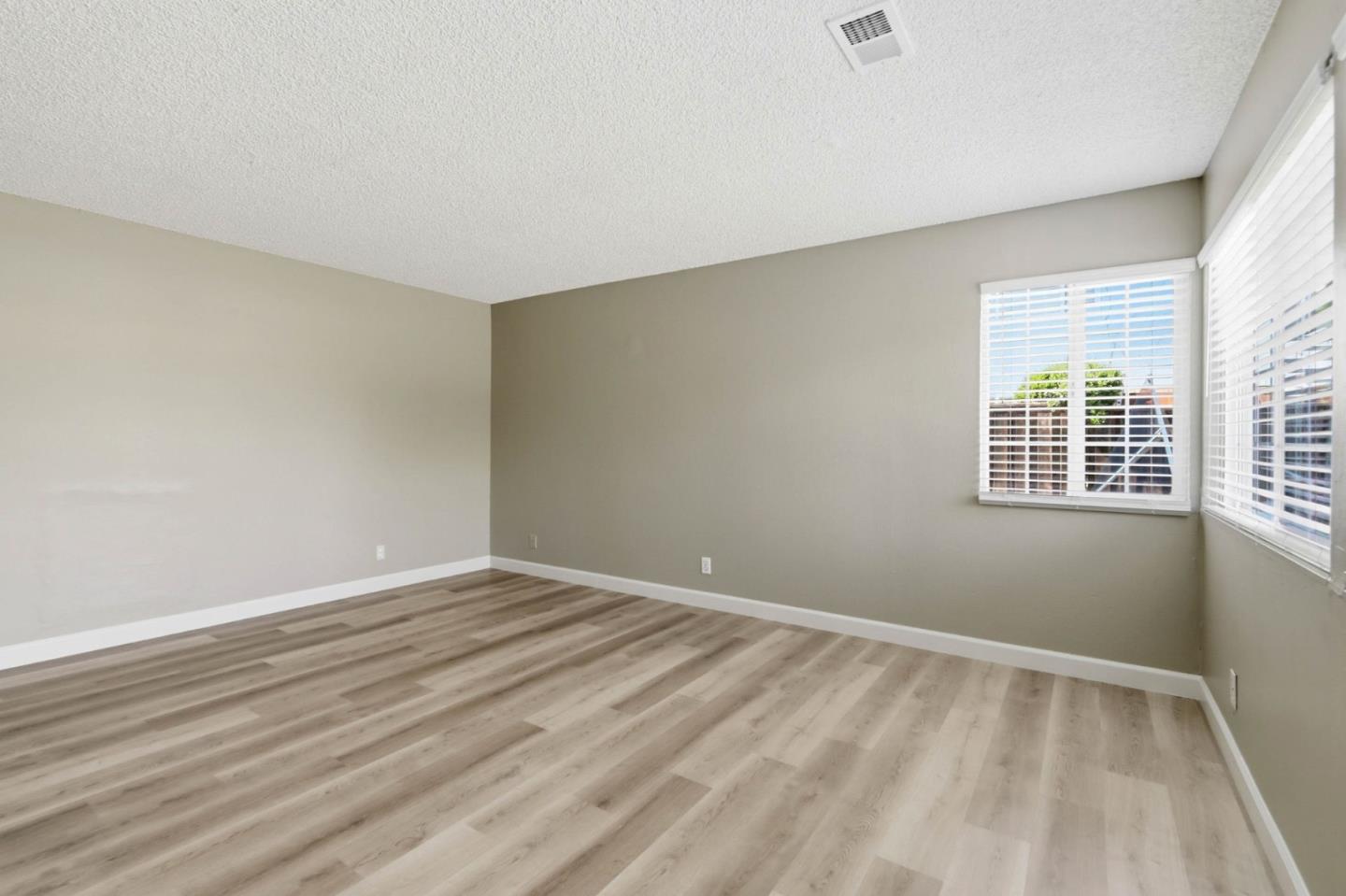 Detail Gallery Image 22 of 32 For 1197 Barrington Ct, San Jose,  CA 95121 - 4 Beds | 2 Baths