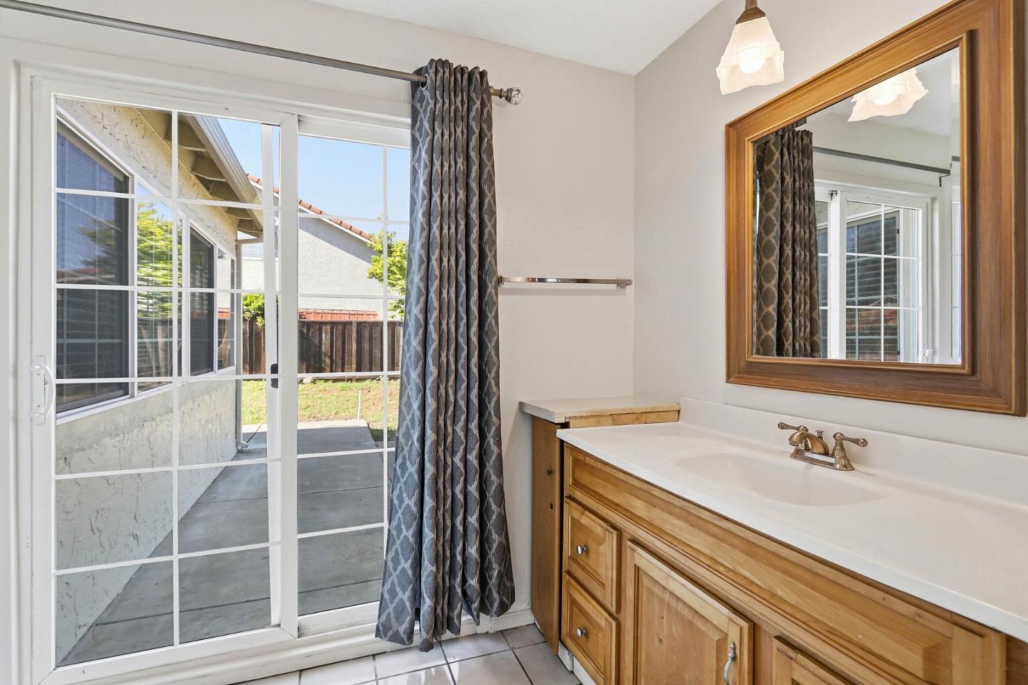 Detail Gallery Image 28 of 32 For 1197 Barrington Ct, San Jose,  CA 95121 - 4 Beds | 2 Baths