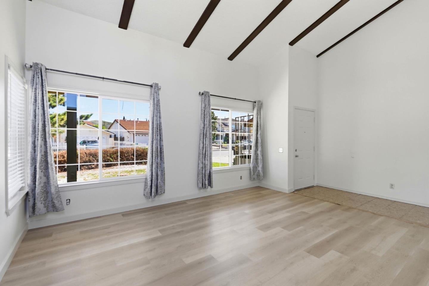 Detail Gallery Image 4 of 32 For 1197 Barrington Ct, San Jose,  CA 95121 - 4 Beds | 2 Baths