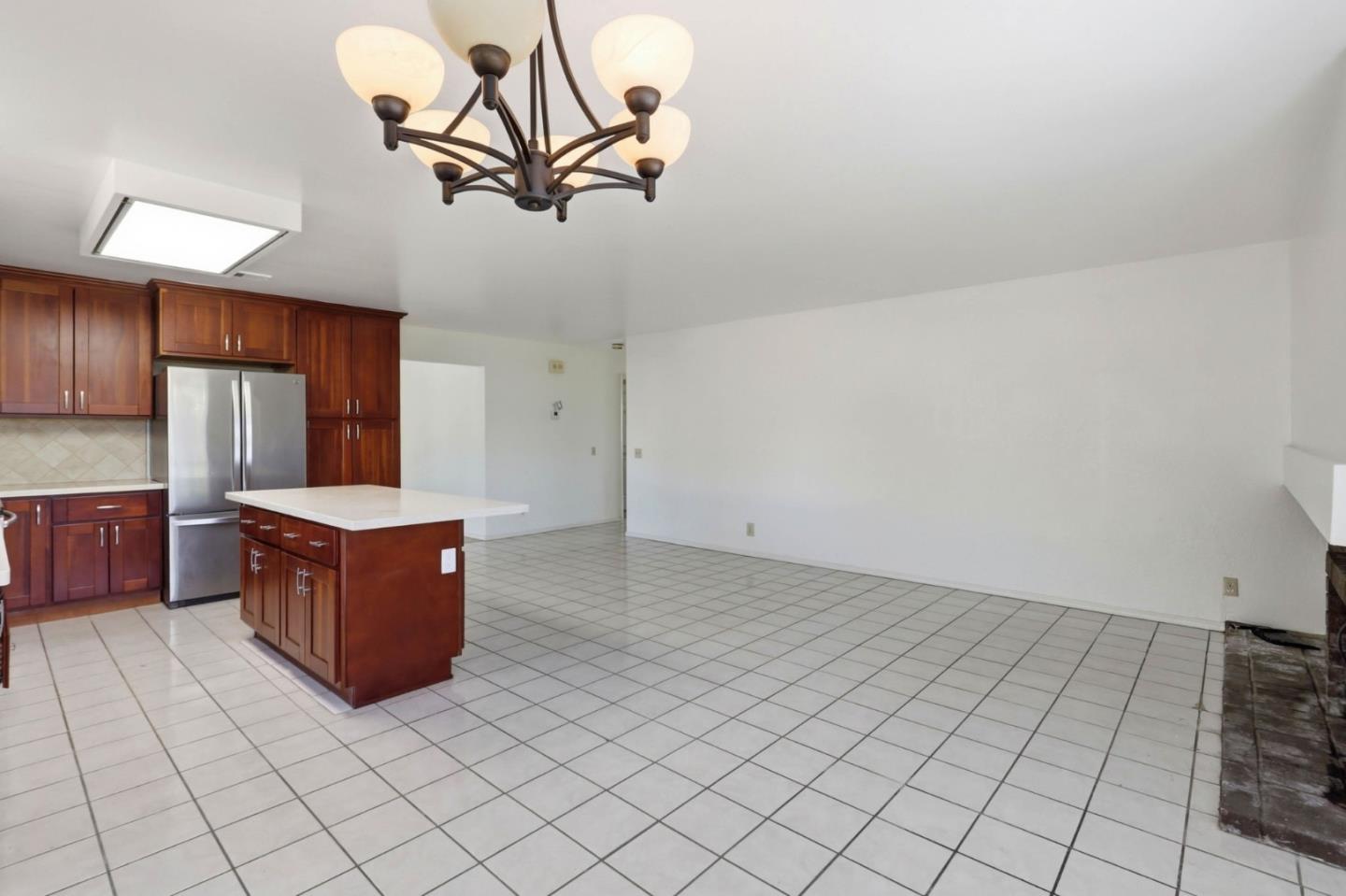 Detail Gallery Image 7 of 32 For 1197 Barrington Ct, San Jose,  CA 95121 - 4 Beds | 2 Baths