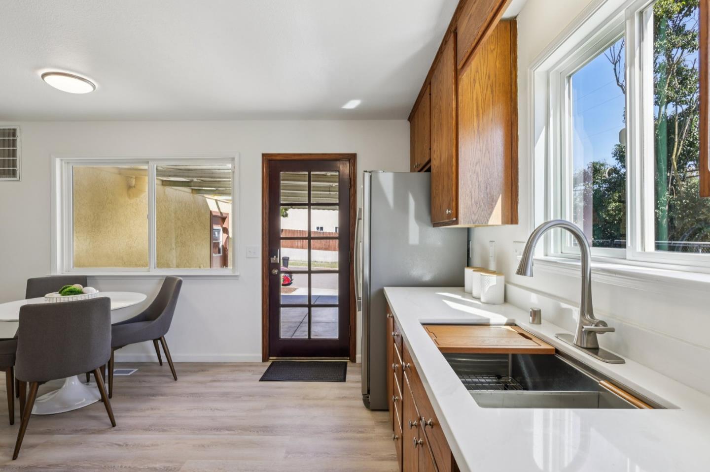 Detail Gallery Image 10 of 41 For 4930 Dickinson Dr, San Jose,  CA 95111 - 4 Beds | 2/1 Baths