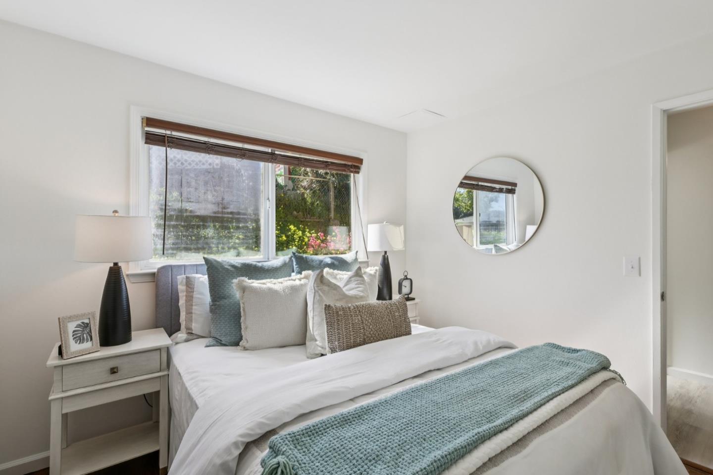 Detail Gallery Image 13 of 41 For 4930 Dickinson Dr, San Jose,  CA 95111 - 4 Beds | 2/1 Baths