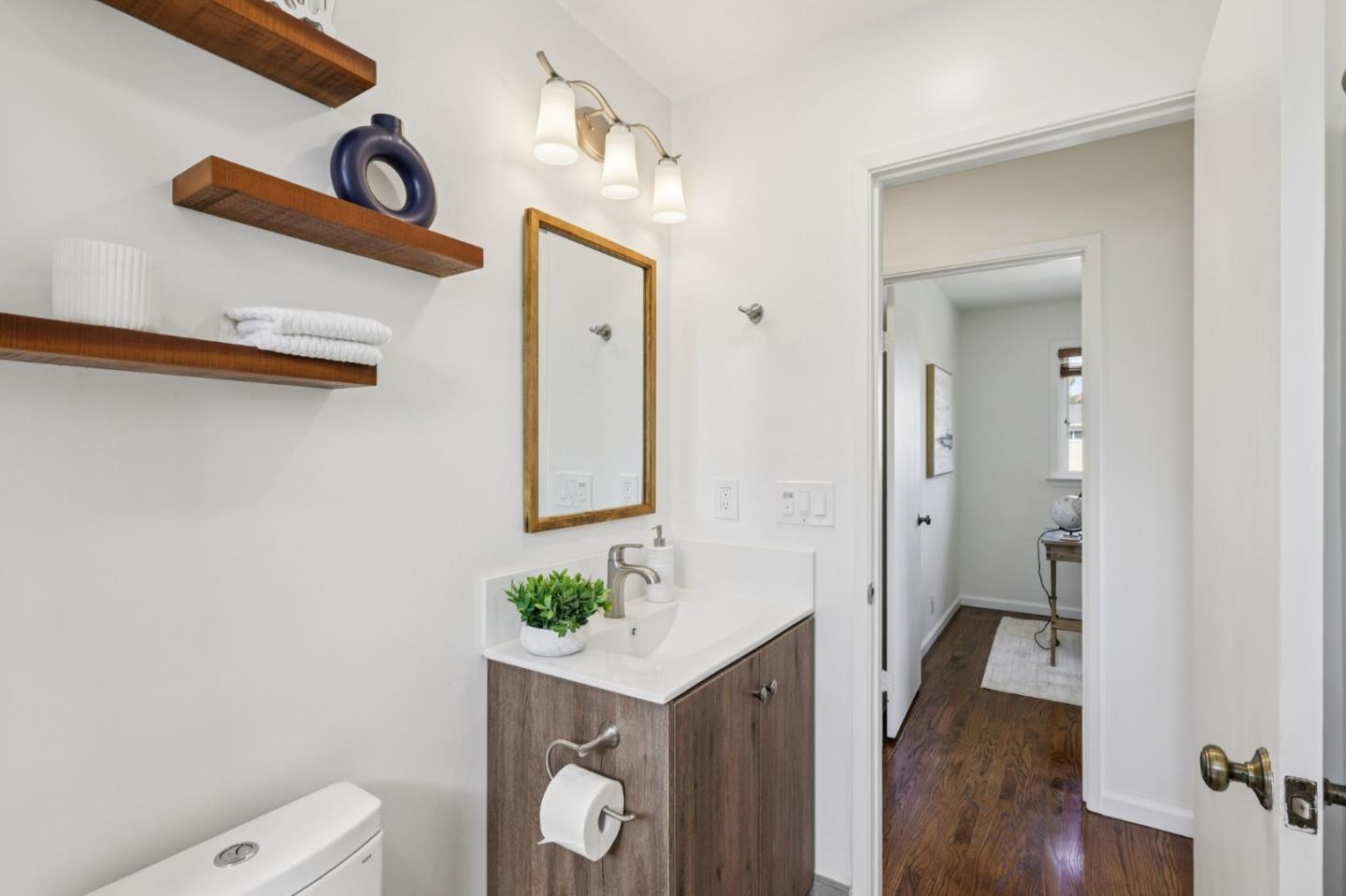 Detail Gallery Image 29 of 41 For 4930 Dickinson Dr, San Jose,  CA 95111 - 4 Beds | 2/1 Baths