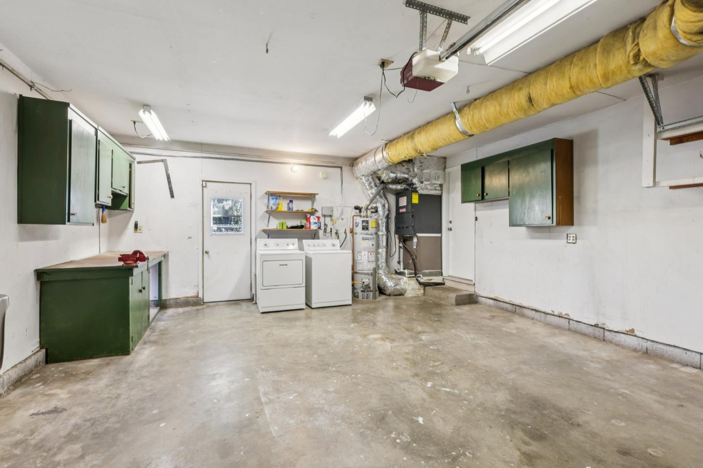 Detail Gallery Image 31 of 41 For 4930 Dickinson Dr, San Jose,  CA 95111 - 4 Beds | 2/1 Baths