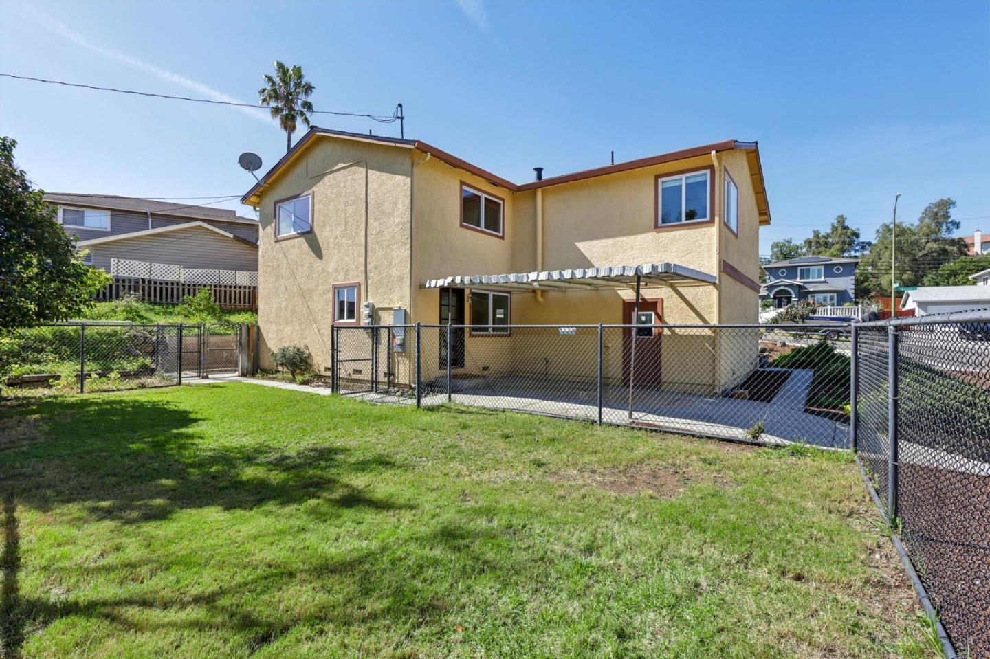 Detail Gallery Image 32 of 41 For 4930 Dickinson Dr, San Jose,  CA 95111 - 4 Beds | 2/1 Baths