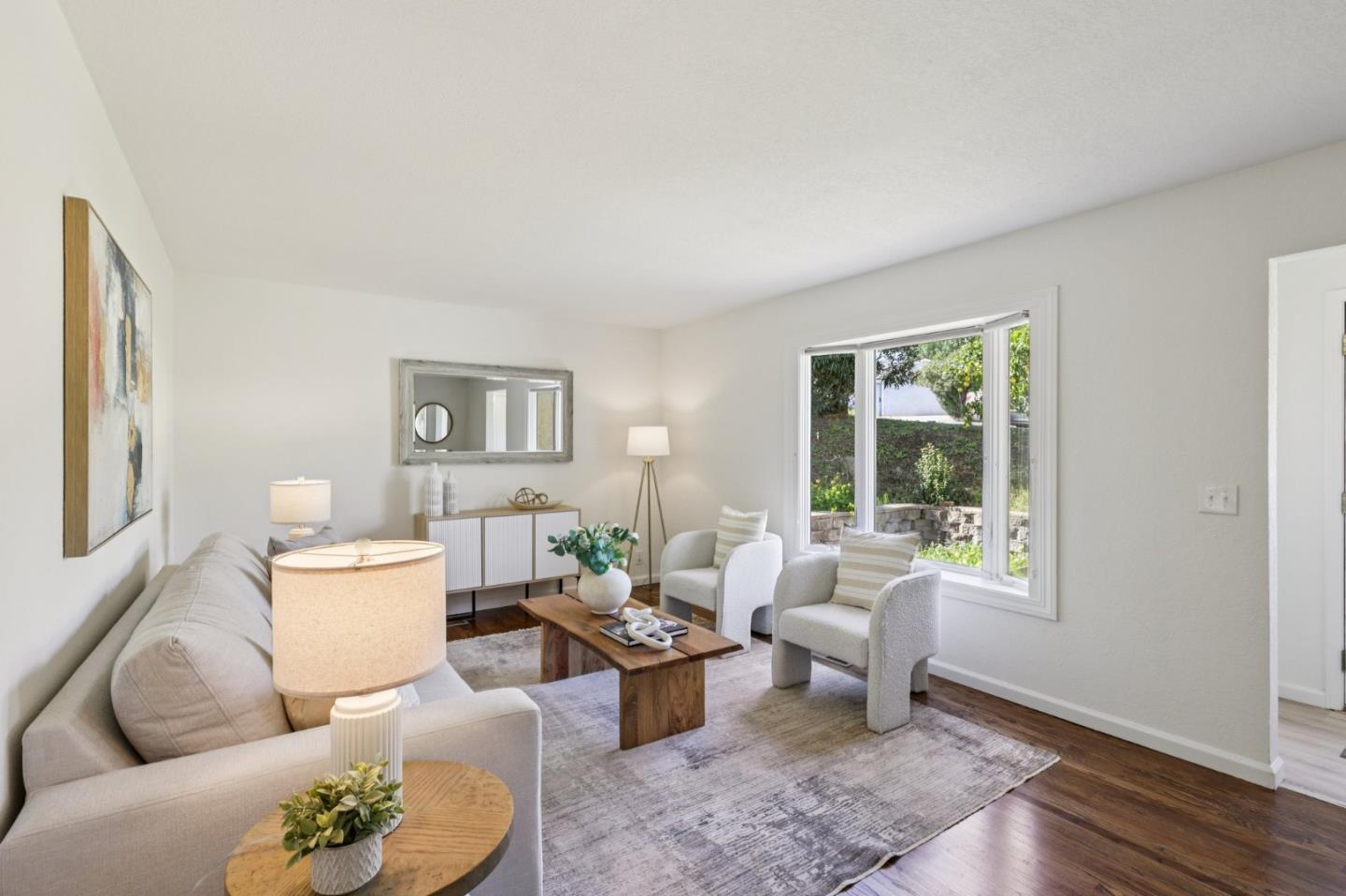 Detail Gallery Image 6 of 41 For 4930 Dickinson Dr, San Jose,  CA 95111 - 4 Beds | 2/1 Baths