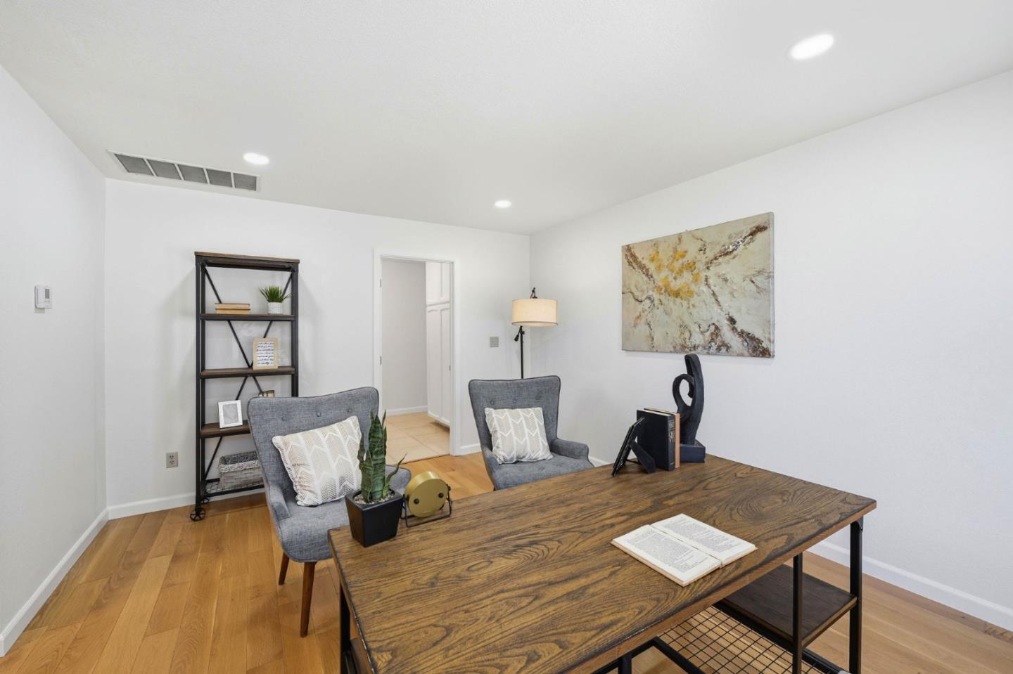 Detail Gallery Image 11 of 47 For 952 Vernie Ct, Cupertino,  CA 95014 - 4 Beds | 3/1 Baths