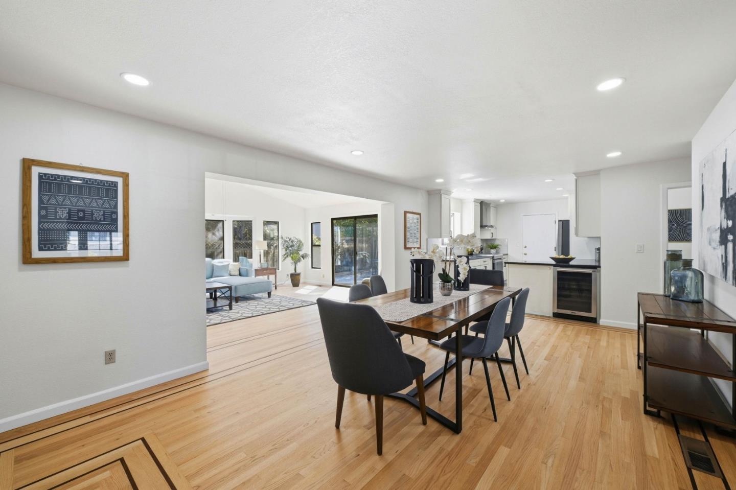 Detail Gallery Image 14 of 47 For 952 Vernie Ct, Cupertino,  CA 95014 - 4 Beds | 3/1 Baths