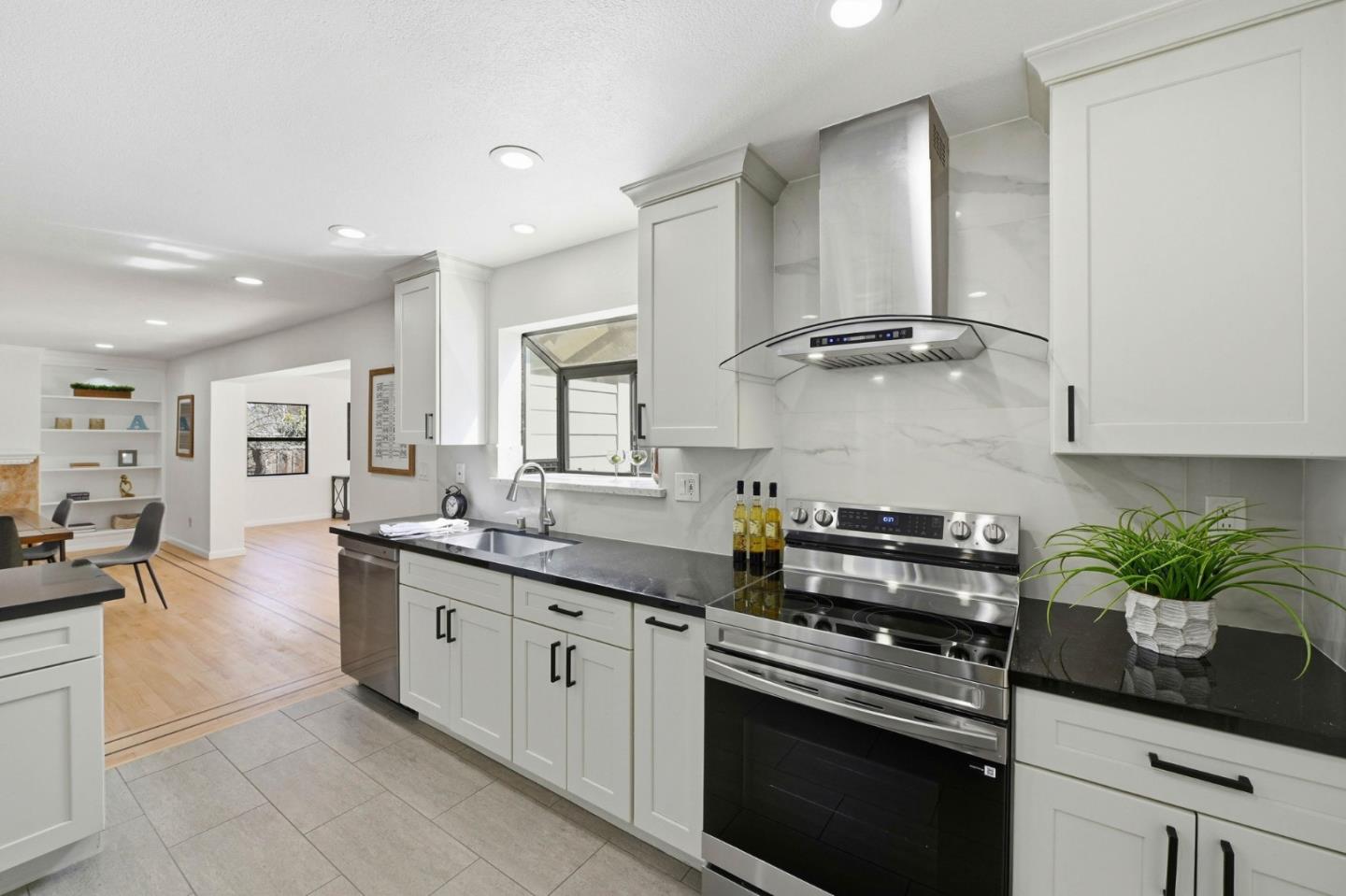 Detail Gallery Image 17 of 47 For 952 Vernie Ct, Cupertino,  CA 95014 - 4 Beds | 3/1 Baths