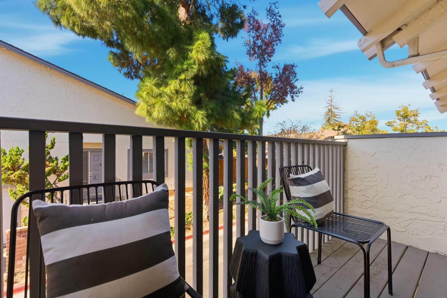 Detail Gallery Image 13 of 22 For 20012 Northcrest Sq, Cupertino,  CA 95014 - 2 Beds | 2 Baths