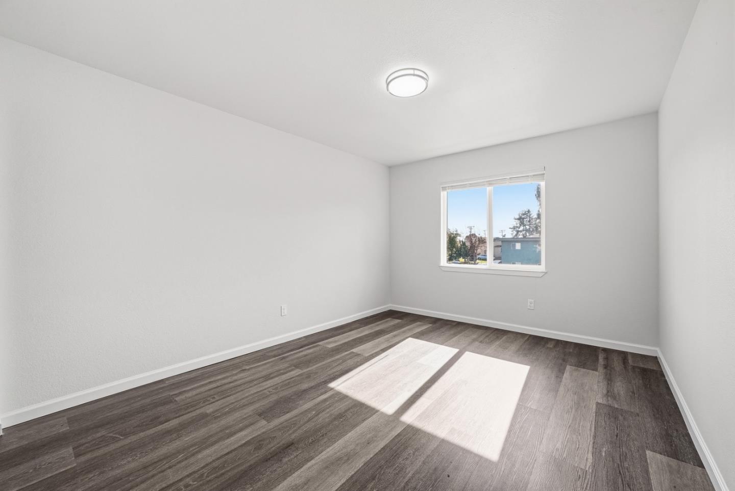 Detail Gallery Image 7 of 25 For 7876 Bancroft Ave, Oakland,  CA 94605 - – Beds | – Baths