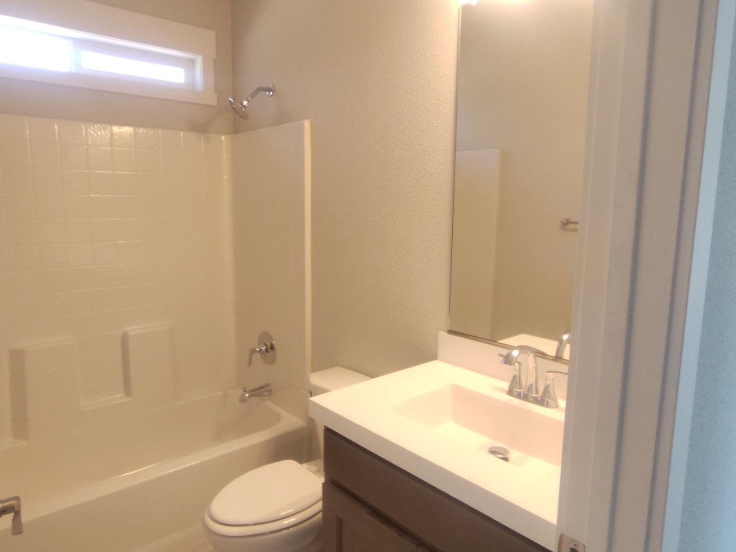 Detail Gallery Image 5 of 17 For 297 Robles Dr, Santa Cruz,  CA 95060 - 3 Beds | 2 Baths