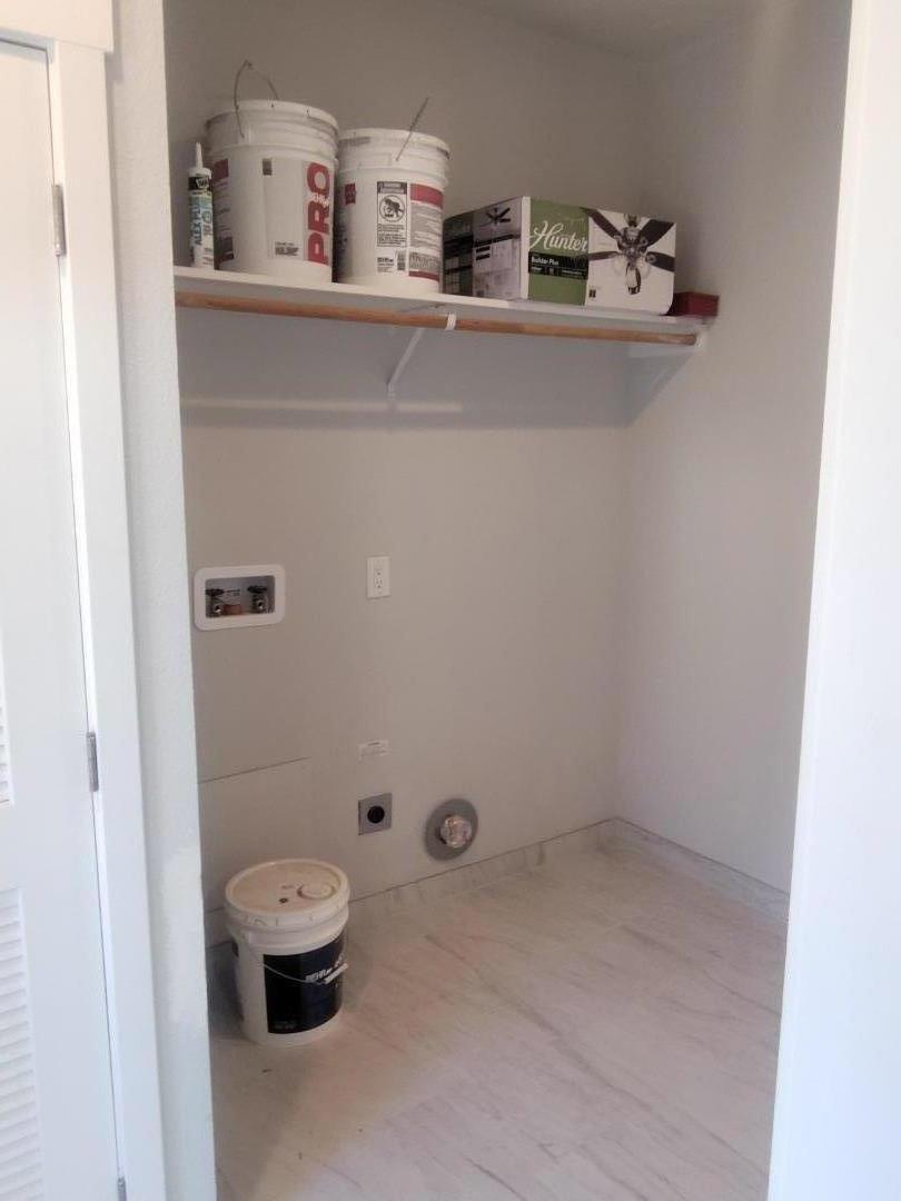 Detail Gallery Image 6 of 17 For 297 Robles Dr, Santa Cruz,  CA 95060 - 3 Beds | 2 Baths