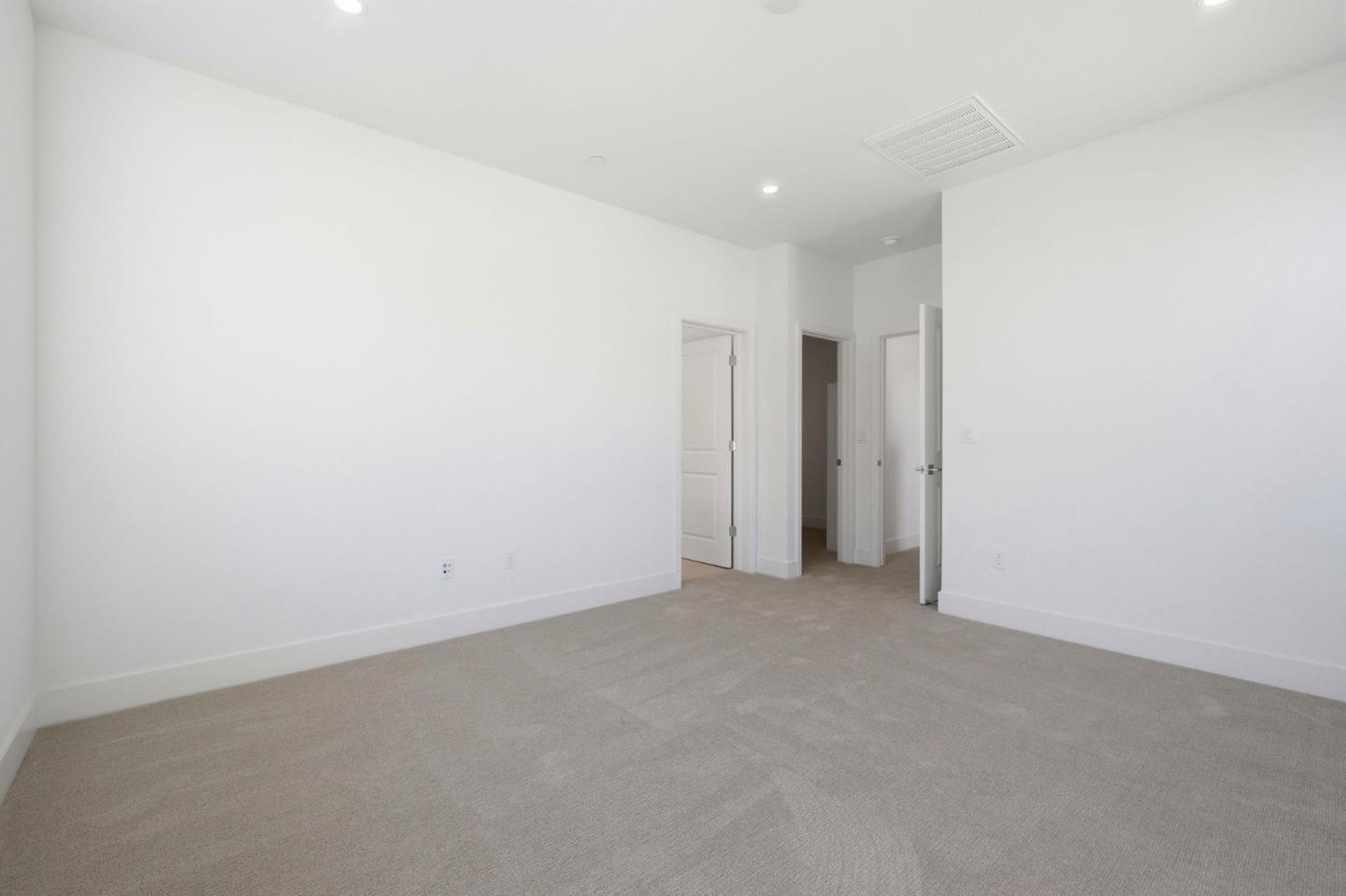 Detail Gallery Image 10 of 16 For 224 Oak Circle, Walnut Creek,  CA 94597 - 4 Beds | 3/1 Baths