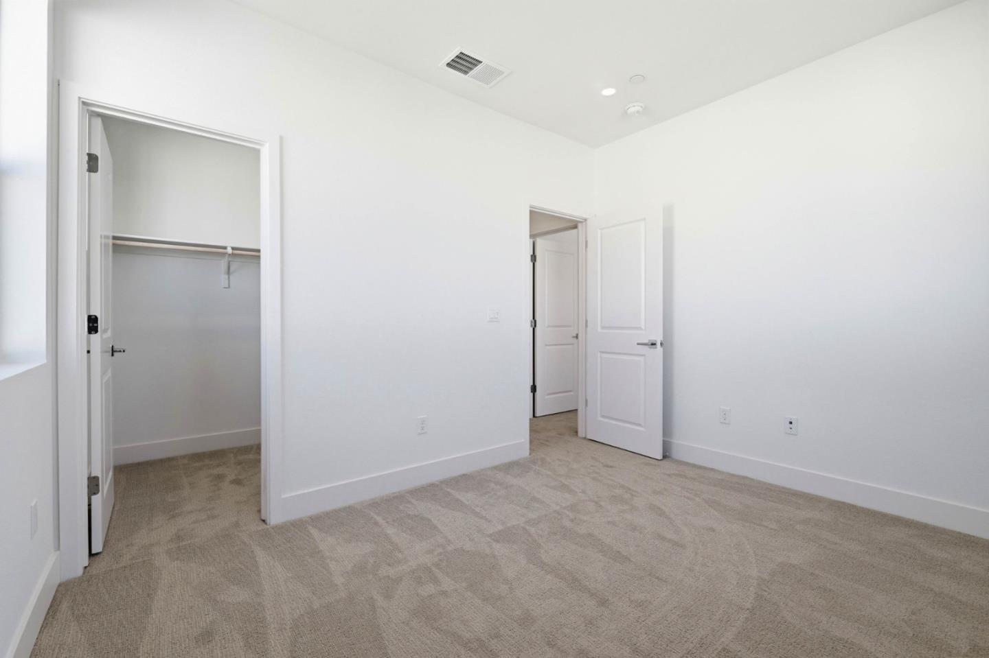 Detail Gallery Image 13 of 16 For 224 Oak Circle, Walnut Creek,  CA 94597 - 4 Beds | 3/1 Baths