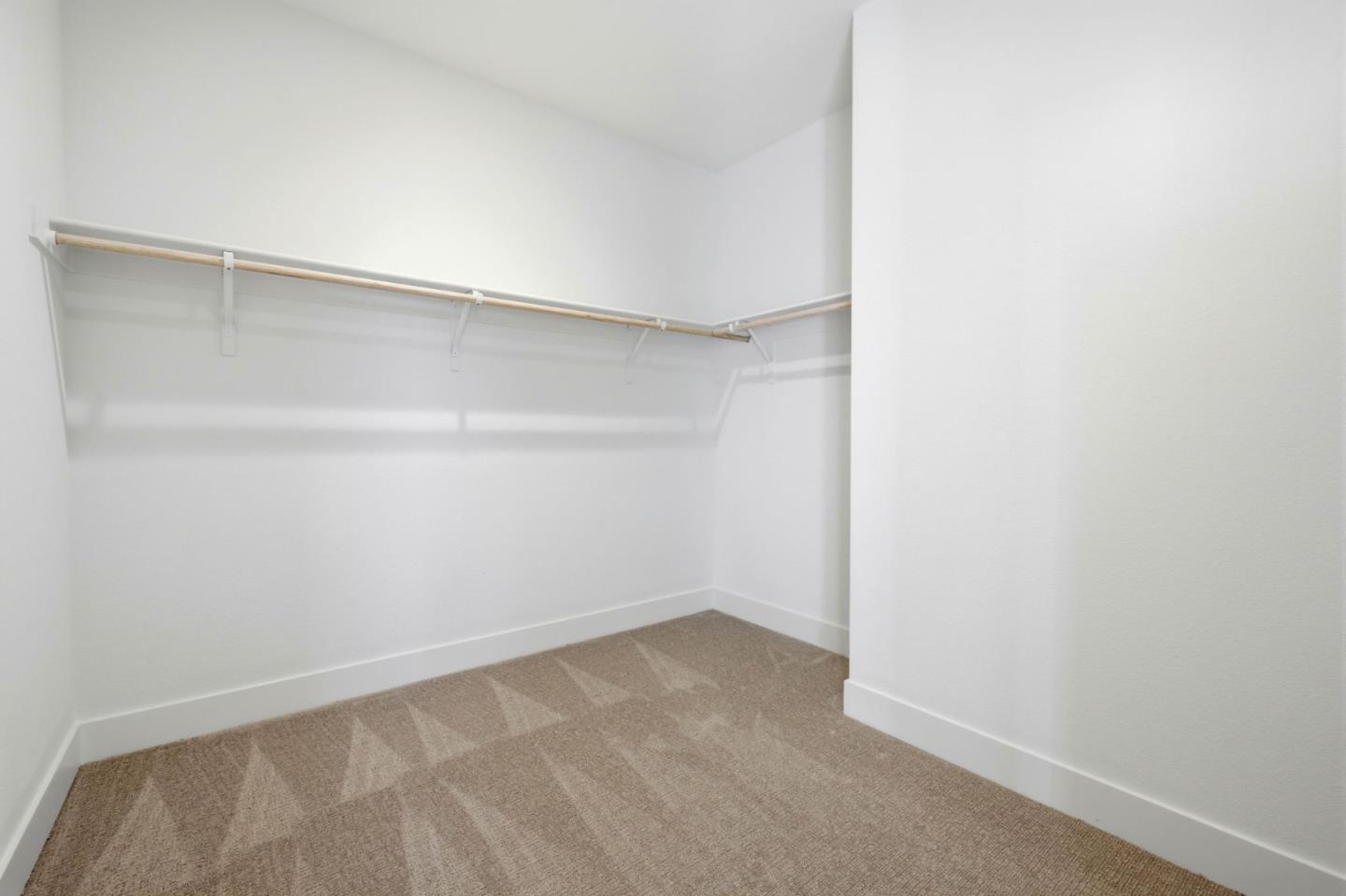 Detail Gallery Image 14 of 16 For 224 Oak Circle, Walnut Creek,  CA 94597 - 4 Beds | 3/1 Baths