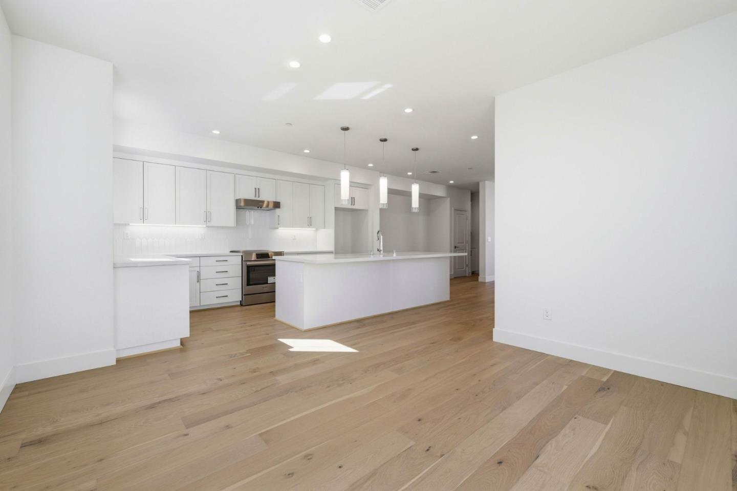 Detail Gallery Image 8 of 16 For 224 Oak Circle, Walnut Creek,  CA 94597 - 4 Beds | 3/1 Baths