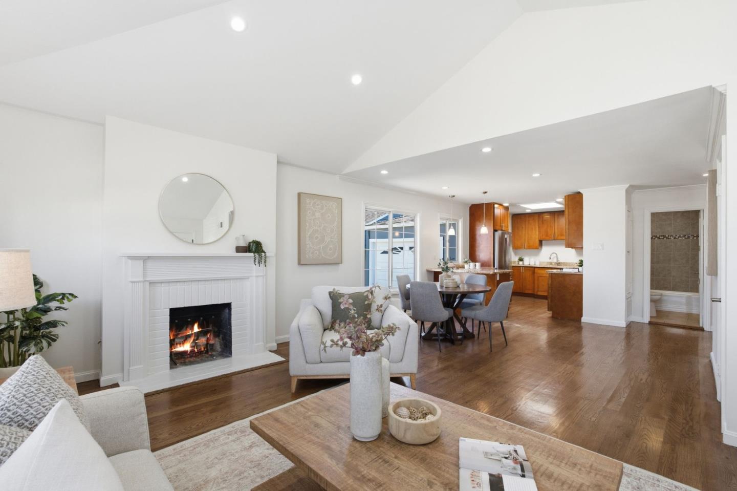 Detail Gallery Image 12 of 43 For 207 Rockwood Dr, South San Francisco,  CA 94080 - 3 Beds | 2 Baths