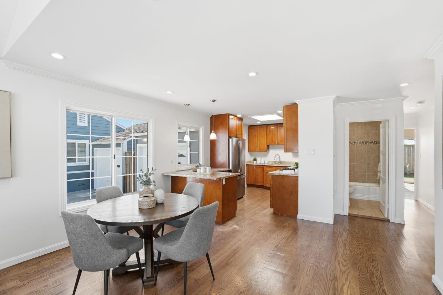 Detail Gallery Image 14 of 43 For 207 Rockwood Dr, South San Francisco,  CA 94080 - 3 Beds | 2 Baths