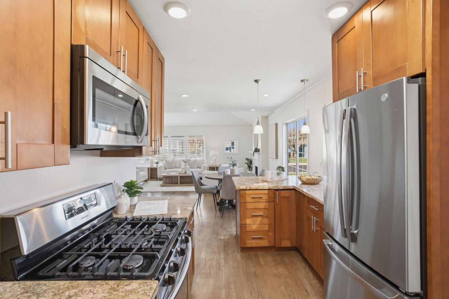 Detail Gallery Image 19 of 43 For 207 Rockwood Dr, South San Francisco,  CA 94080 - 3 Beds | 2 Baths