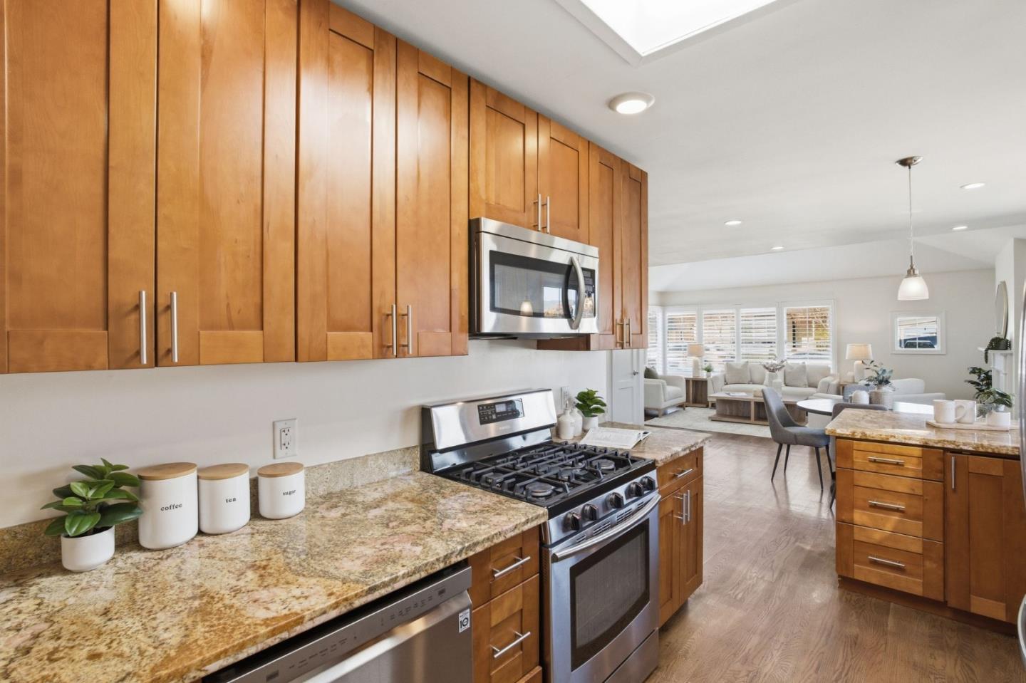 Detail Gallery Image 20 of 43 For 207 Rockwood Dr, South San Francisco,  CA 94080 - 3 Beds | 2 Baths