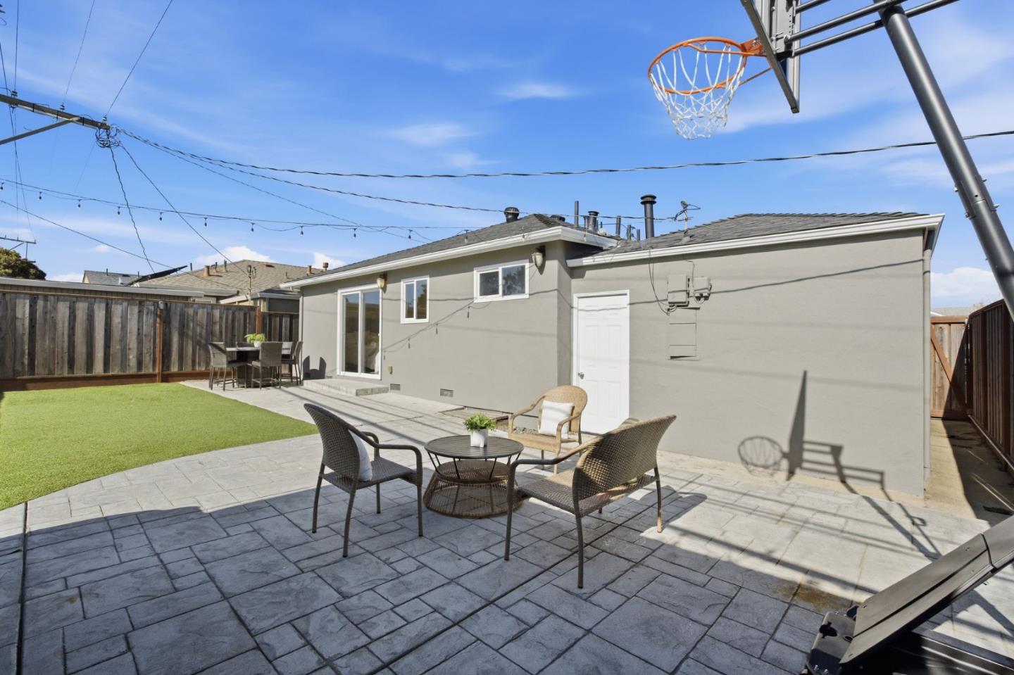 Detail Gallery Image 41 of 43 For 207 Rockwood Dr, South San Francisco,  CA 94080 - 3 Beds | 2 Baths