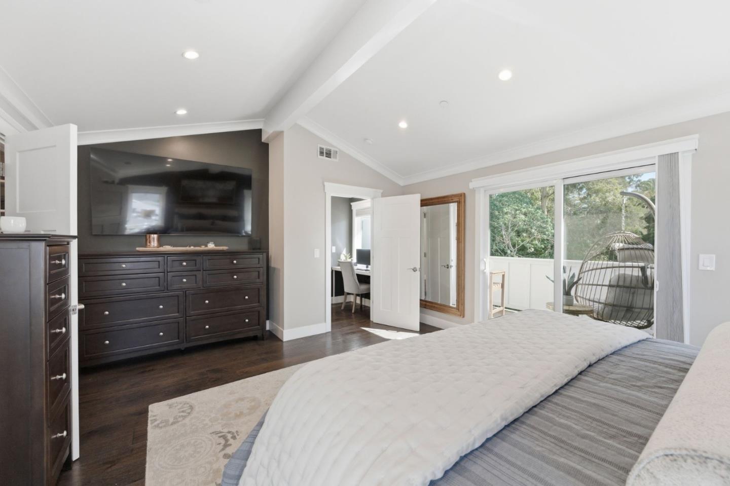 Detail Gallery Image 18 of 39 For 2349 Eaton, San Carlos,  CA 94070 - 4 Beds | 4/1 Baths