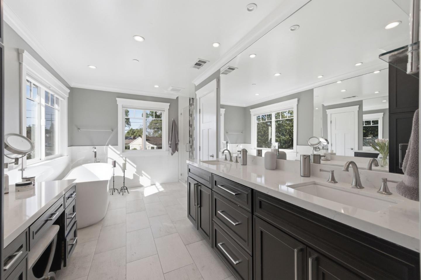 Detail Gallery Image 19 of 39 For 2349 Eaton, San Carlos,  CA 94070 - 4 Beds | 4/1 Baths