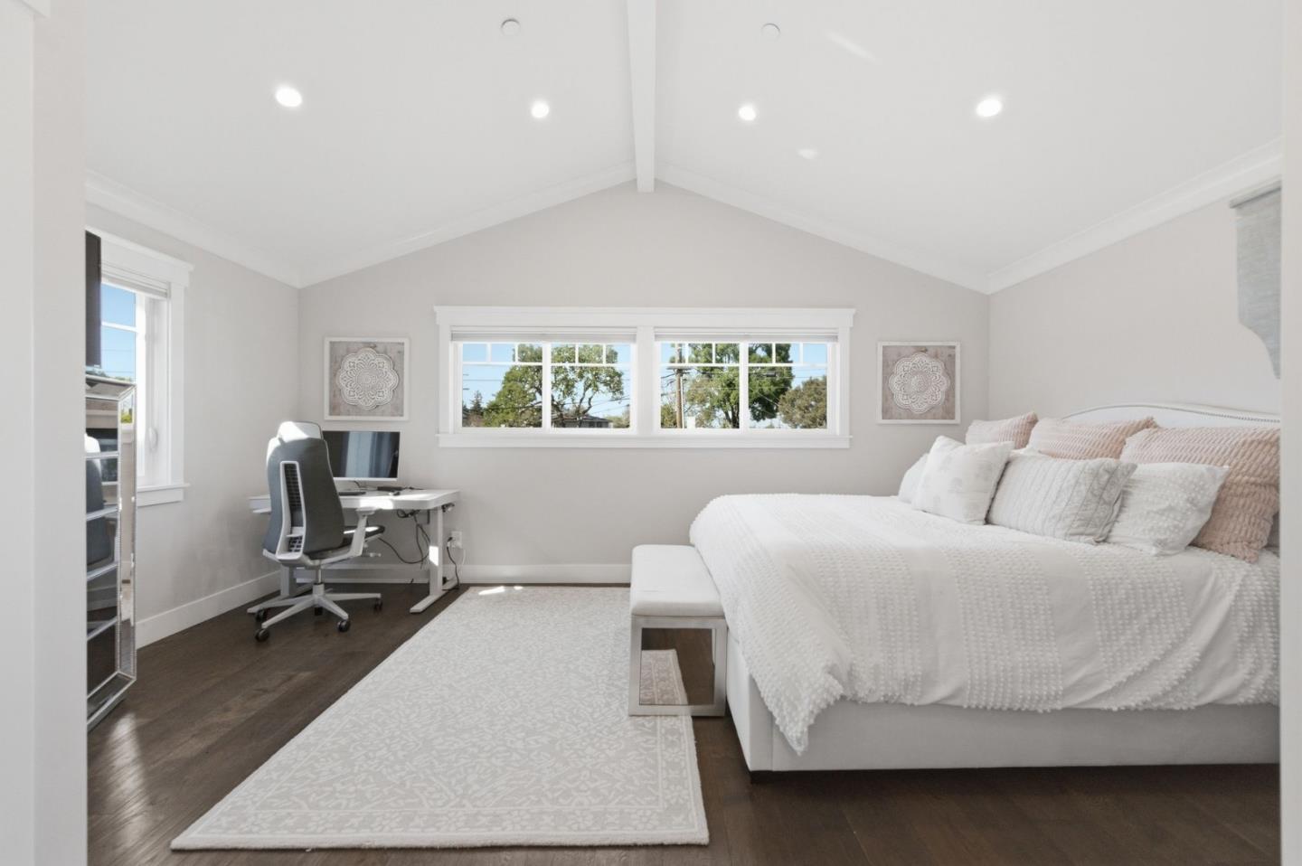 Detail Gallery Image 24 of 39 For 2349 Eaton, San Carlos,  CA 94070 - 4 Beds | 4/1 Baths