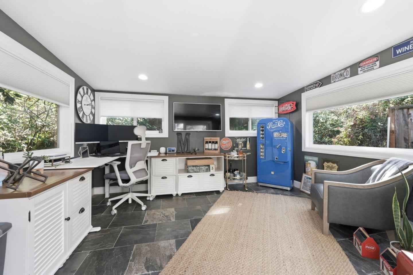 Detail Gallery Image 30 of 39 For 2349 Eaton, San Carlos,  CA 94070 - 4 Beds | 4/1 Baths