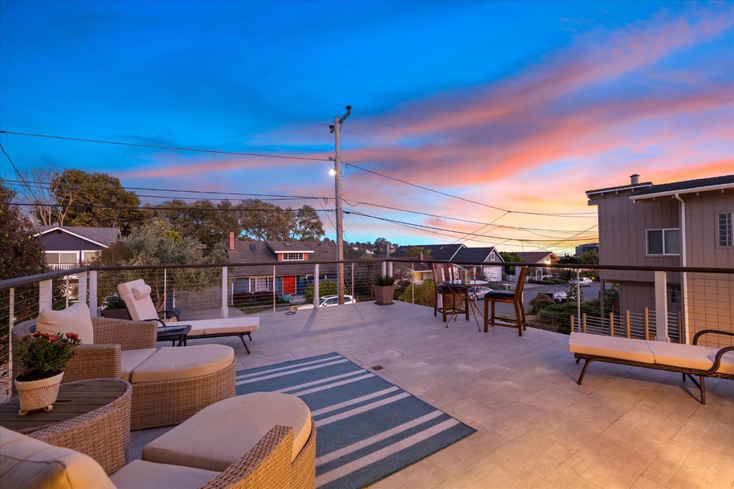 Detail Gallery Image 9 of 56 For 118 Sea Terrace Way, Aptos,  CA 95003 - 3 Beds | 2 Baths