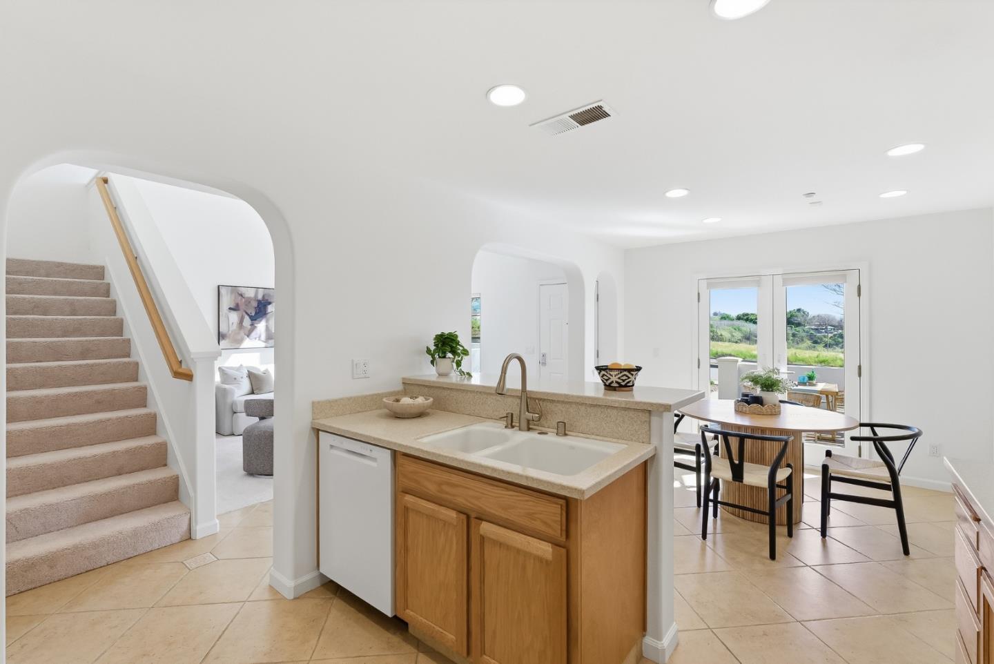 Detail Gallery Image 11 of 40 For 3537 Michelangelo Dr, San Jose,  CA 95135 - 3 Beds | 2/1 Baths