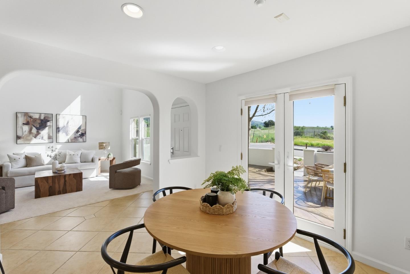 Detail Gallery Image 16 of 40 For 3537 Michelangelo Dr, San Jose,  CA 95135 - 3 Beds | 2/1 Baths