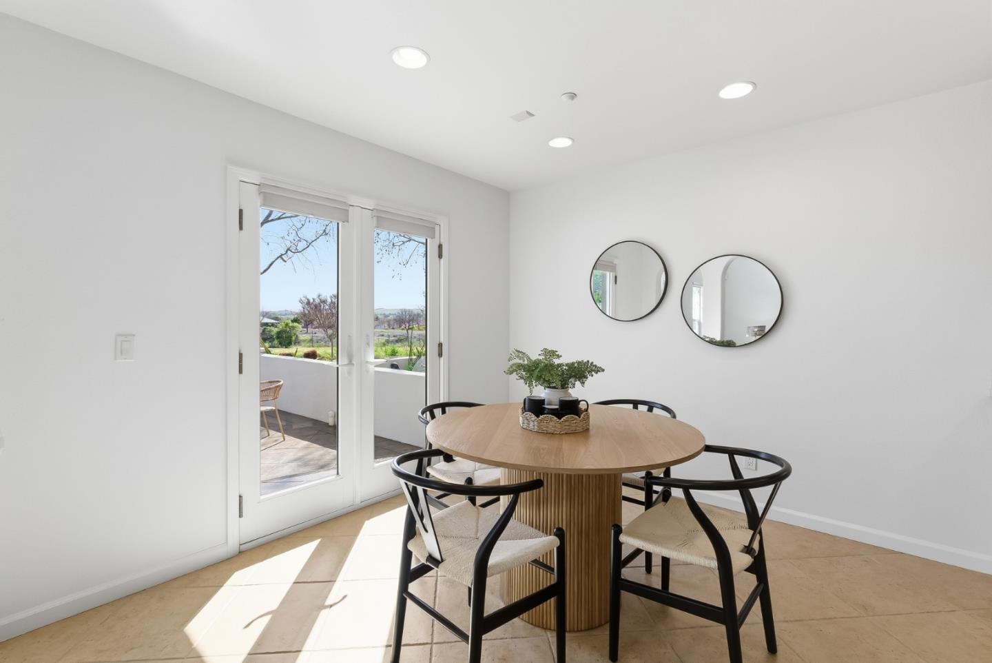 Detail Gallery Image 17 of 40 For 3537 Michelangelo Dr, San Jose,  CA 95135 - 3 Beds | 2/1 Baths