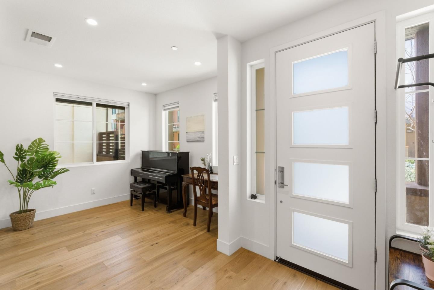 Detail Gallery Image 12 of 50 For 15206 Watkins Dr, Los Gatos,  CA 95032 - 3 Beds | 2/1 Baths