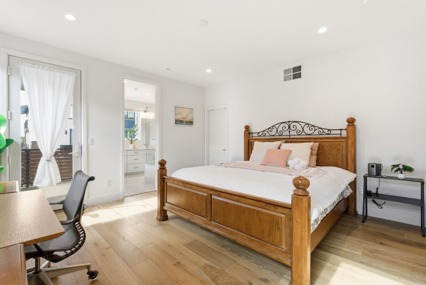 Detail Gallery Image 16 of 50 For 15206 Watkins Dr, Los Gatos,  CA 95032 - 3 Beds | 2/1 Baths