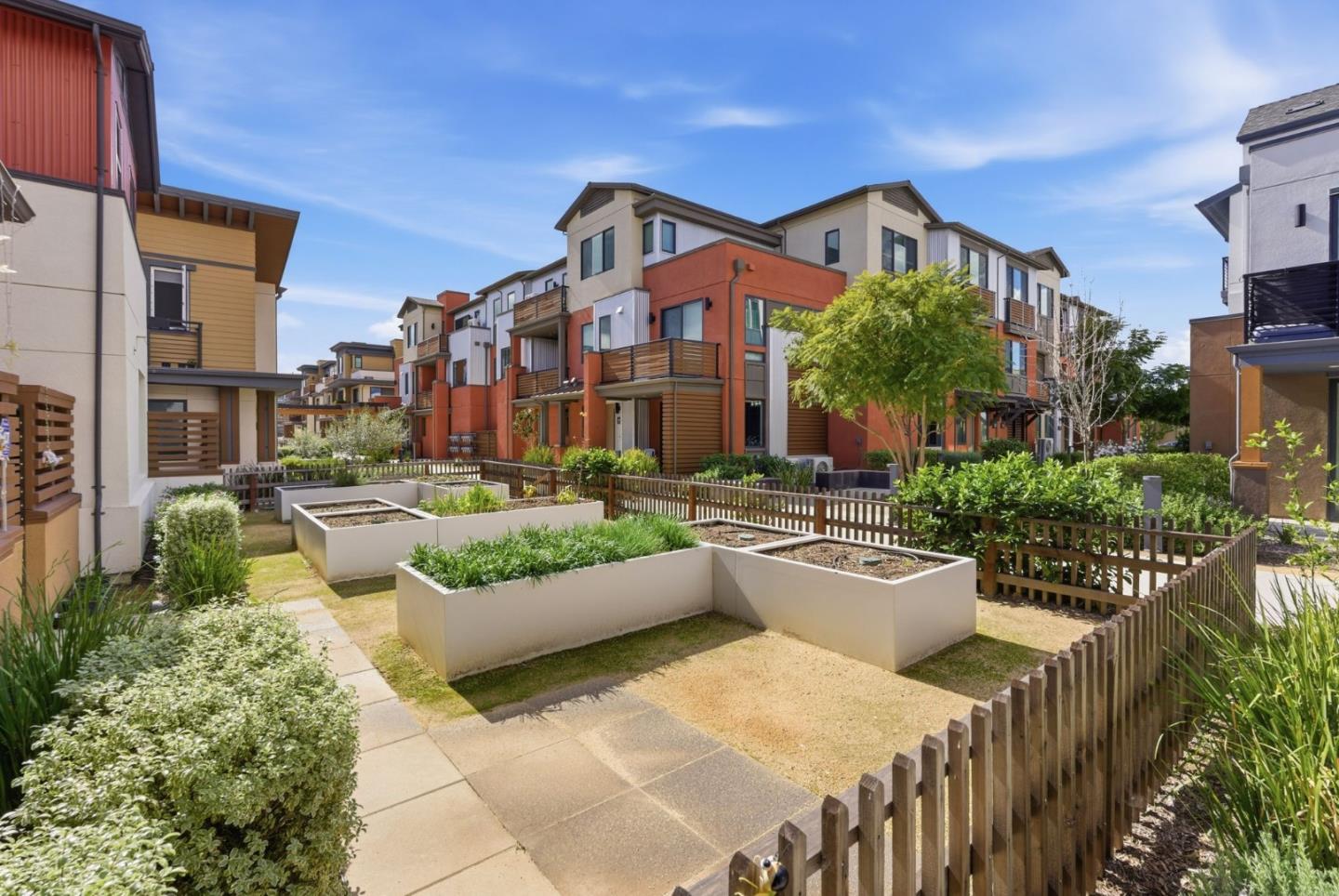 Detail Gallery Image 4 of 50 For 15206 Watkins Dr, Los Gatos,  CA 95032 - 3 Beds | 2/1 Baths