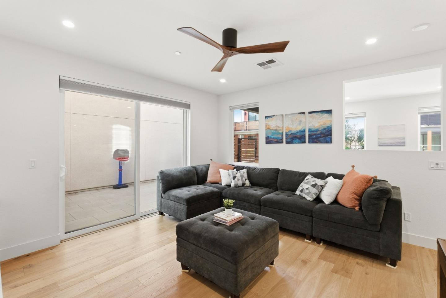 Detail Gallery Image 7 of 50 For 15206 Watkins Dr, Los Gatos,  CA 95032 - 3 Beds | 2/1 Baths