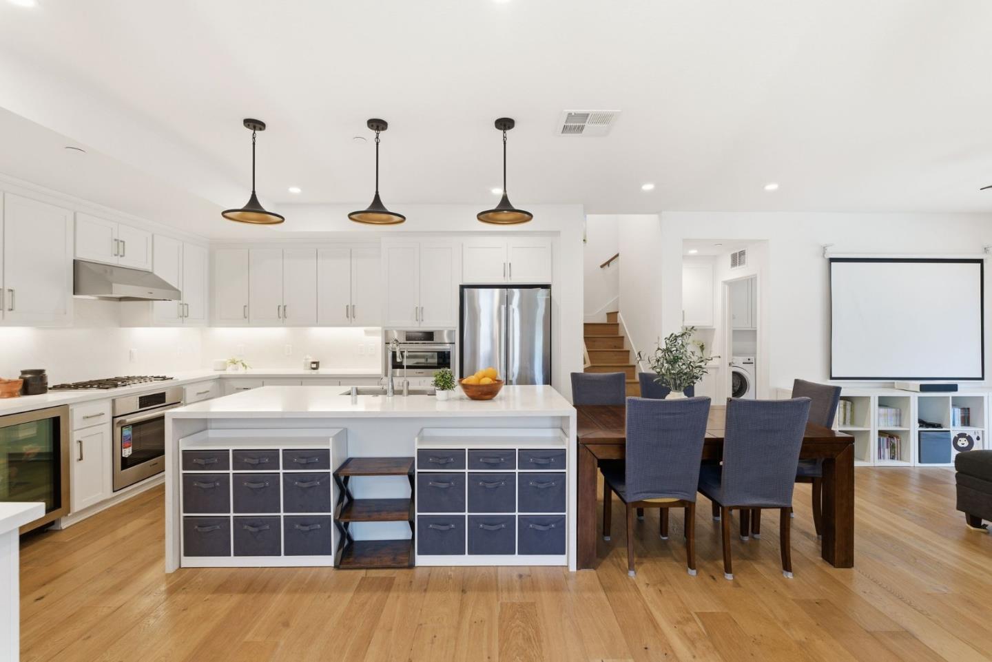 Detail Gallery Image 9 of 50 For 15206 Watkins Dr, Los Gatos,  CA 95032 - 3 Beds | 2/1 Baths