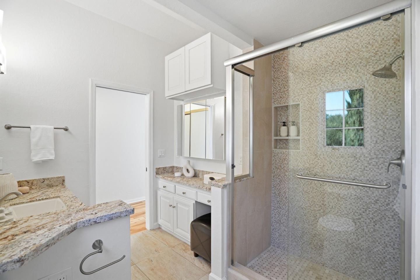 Detail Gallery Image 23 of 53 For 1315 Bright Oaks Ct, Los Altos,  CA 94024 - 5 Beds | 3 Baths