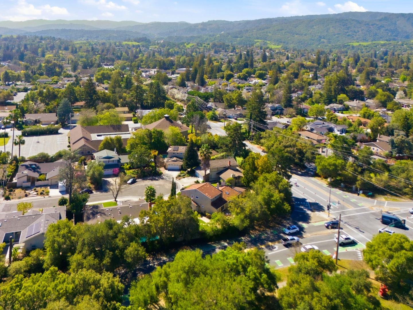 Detail Gallery Image 48 of 53 For 1315 Bright Oaks Ct, Los Altos,  CA 94024 - 5 Beds | 3 Baths