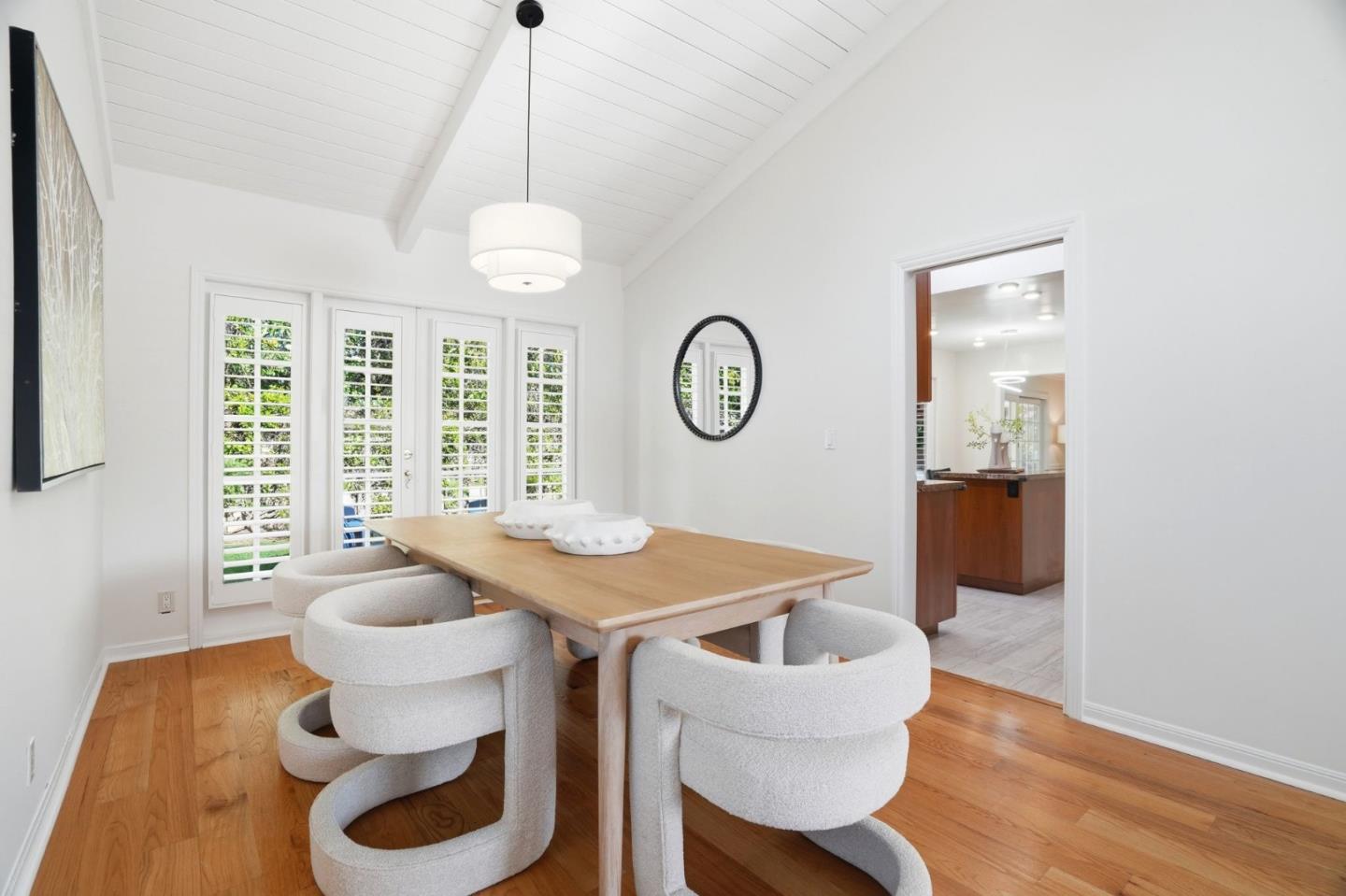 Detail Gallery Image 7 of 53 For 1315 Bright Oaks Ct, Los Altos,  CA 94024 - 5 Beds | 3 Baths