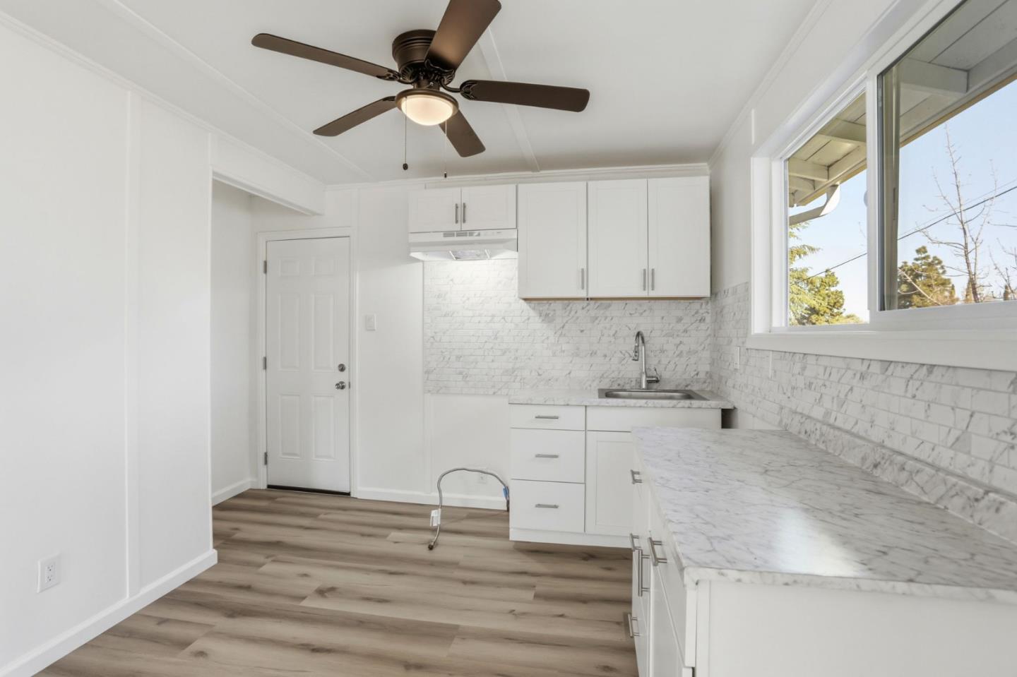 Detail Gallery Image 9 of 28 For 3110 Airline Hwy, Hollister,  CA 95023 - 2 Beds | 2 Baths