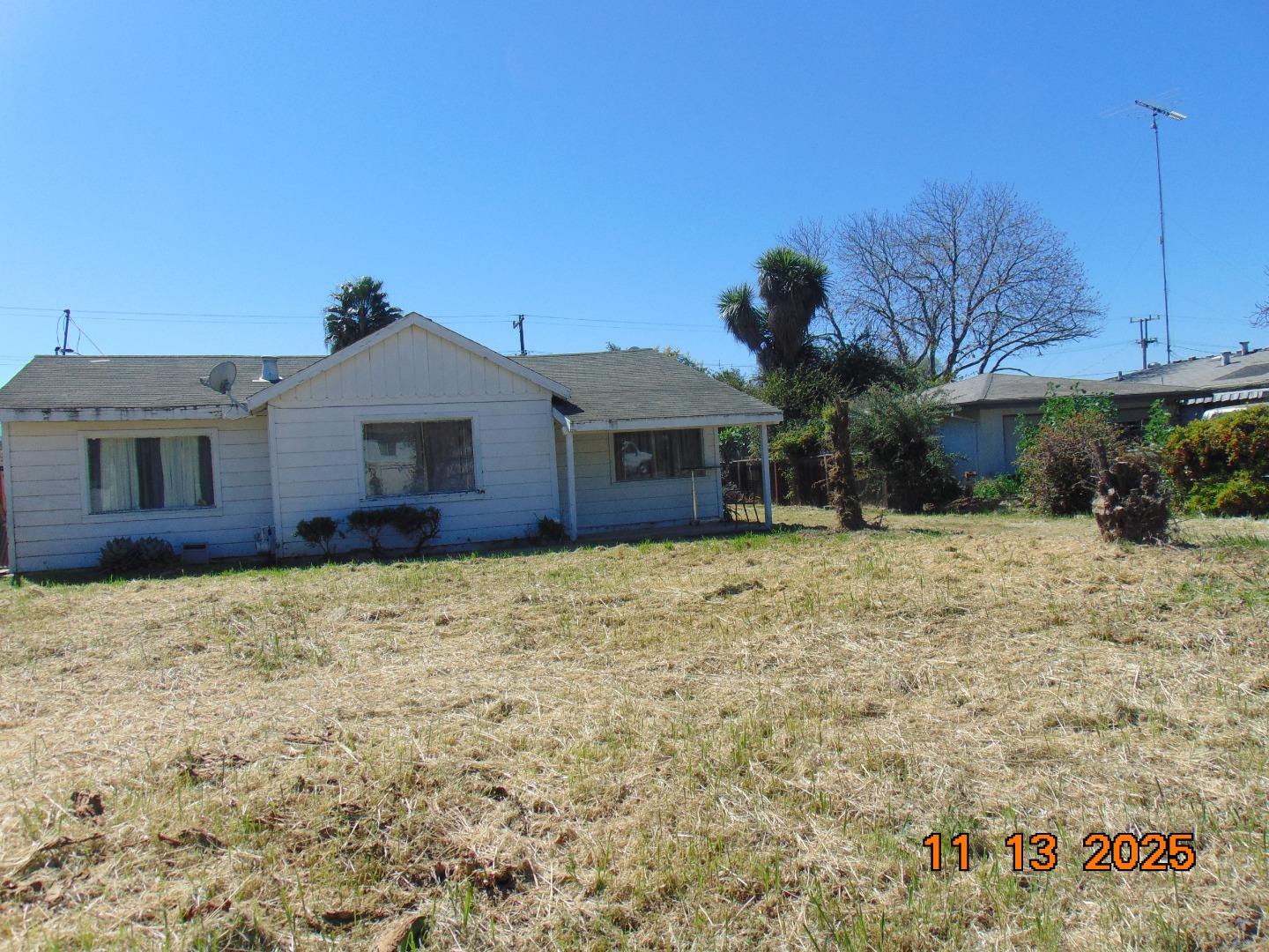 Detail Gallery Image 3 of 7 For 3090 Airline Hwy, Hollister,  CA 95023 - 2 Beds | 1 Baths