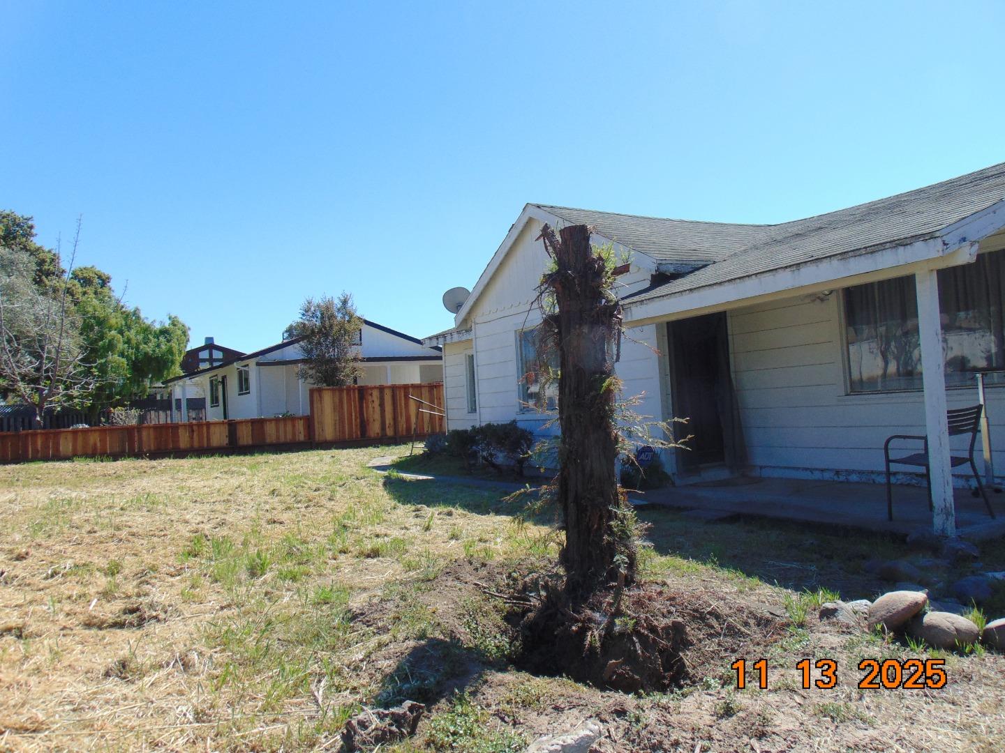 Detail Gallery Image 5 of 7 For 3090 Airline Hwy, Hollister,  CA 95023 - 2 Beds | 1 Baths